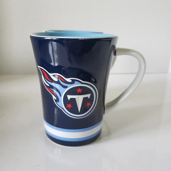 Tennessee Titans NFL set of  2 14oz Sculpted Blue/White Coffee Mugs. - Picture 6 of 8